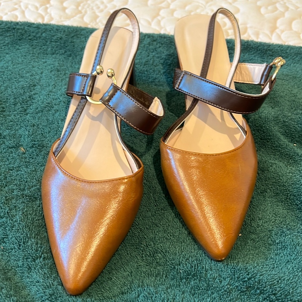 Sling back one inch fat heel pumps